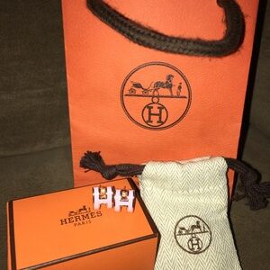 Hermès Rose Sakura Pink Pop H Stud Earrings - Rose Gold GHW - Authentic